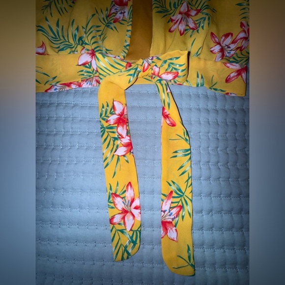 IRIS Floral Yellow Dress outfit w shorts and crop top. Size XL - Picture 15 of 16